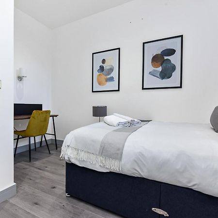 Lovely 2 Bedroom Apartment In Greater Londra Esterno foto