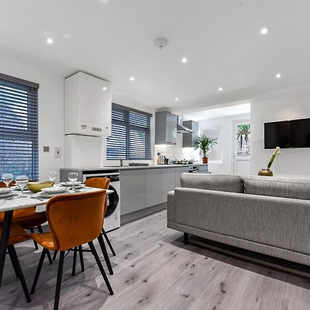 Lovely 2 Bedroom Apartment In Greater Londra Esterno foto