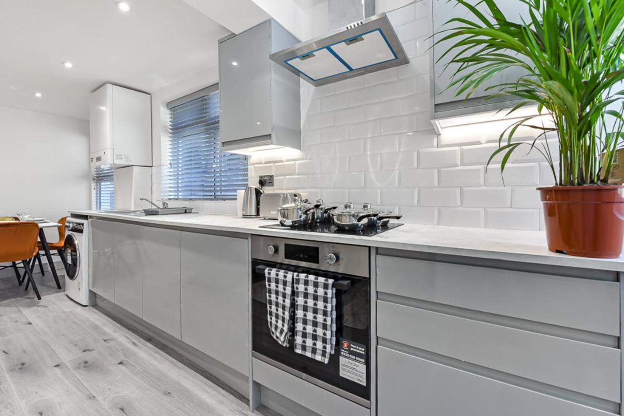 Lovely 2 Bedroom Apartment In Greater Londra Esterno foto