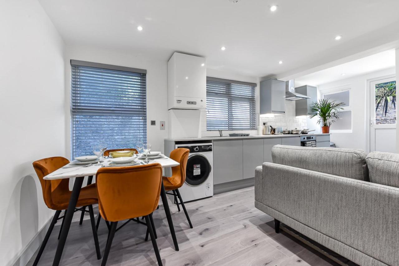 Lovely 2 Bedroom Apartment In Greater Londra Esterno foto