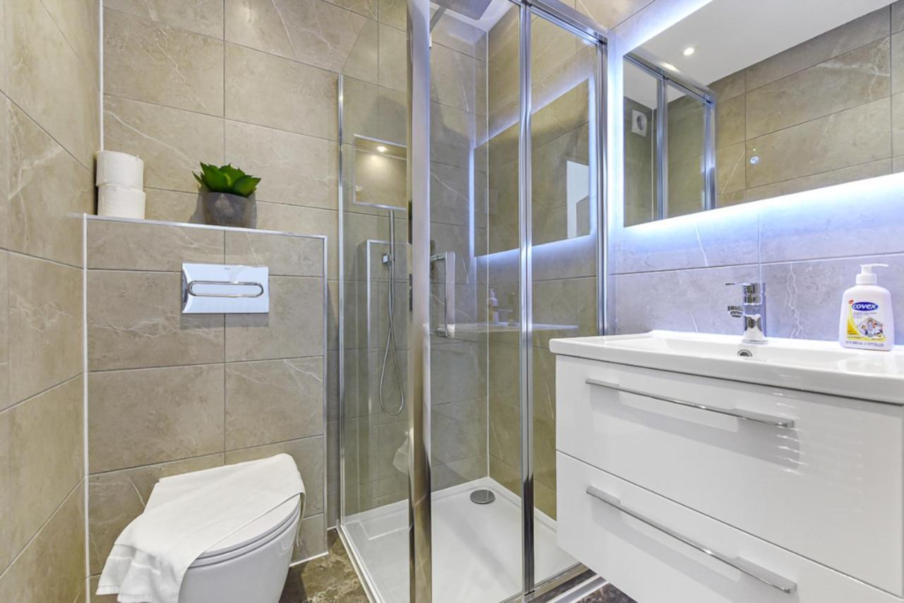 Lovely 2 Bedroom Apartment In Greater Londra Esterno foto