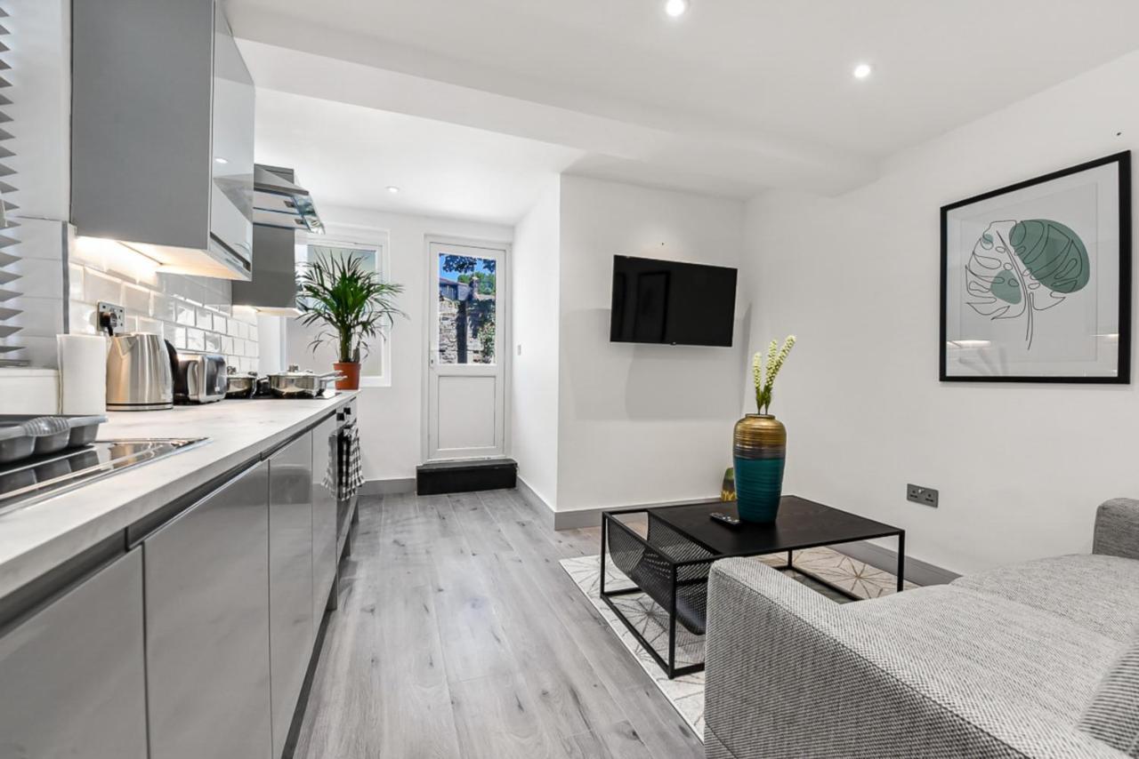 Lovely 2 Bedroom Apartment In Greater Londra Esterno foto