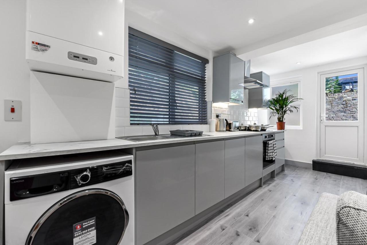 Lovely 2 Bedroom Apartment In Greater Londra Esterno foto